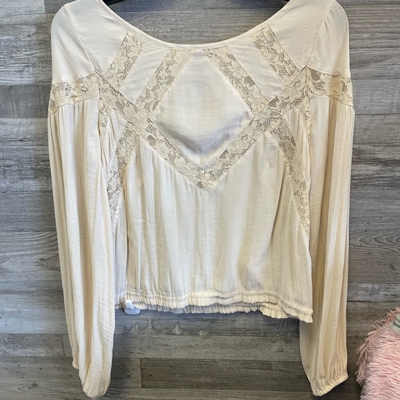 𝅺Free People White Canyon Rose High-Low Blouse sz small - Picture 2 of 4